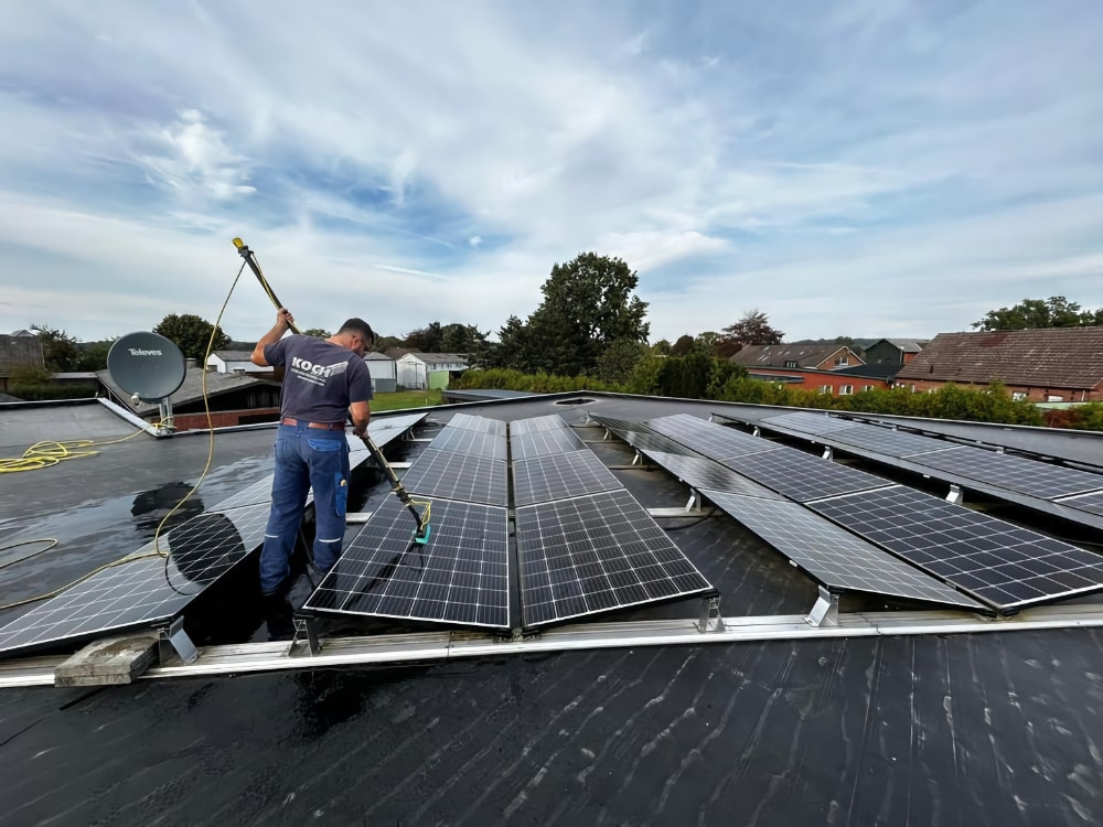 Wir reinigen Ihre Solarflächen im Raum Kiel und Schleswig-Holstein